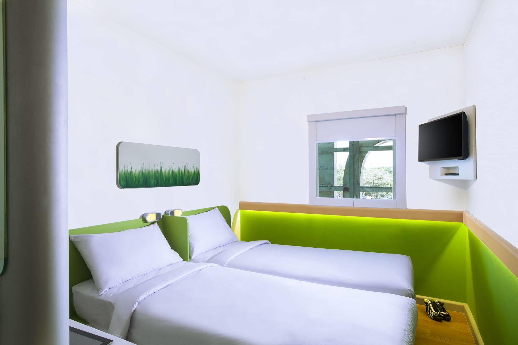 Cordia Hotel Makassar Airport Mandai Exterior foto